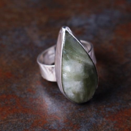 Handcrafted Teardrop Nephrite Jade Sterling Silver Ring 01