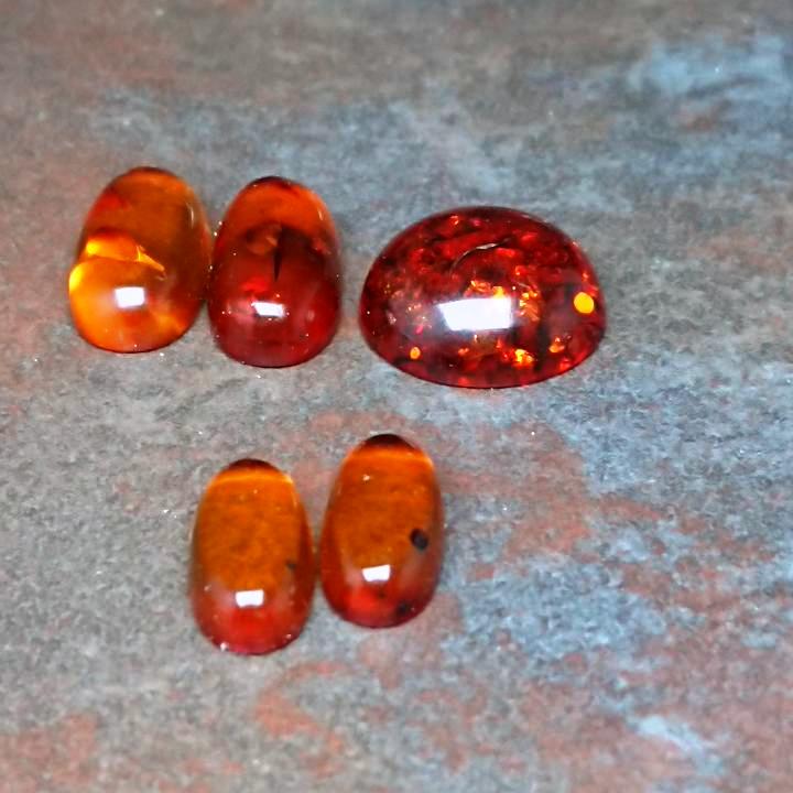 Assortment of Amber cabochon for bezel setting