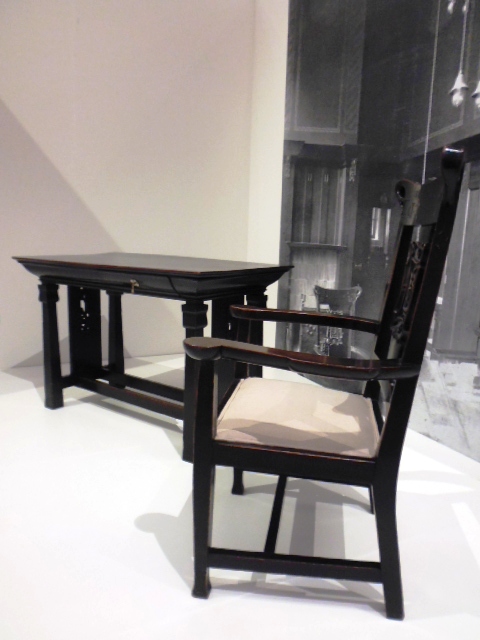 Mackintosh - Dining Set