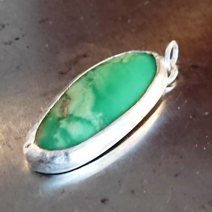 Joolzery Sterling Silver Bezel setting chrysoprase cabachon