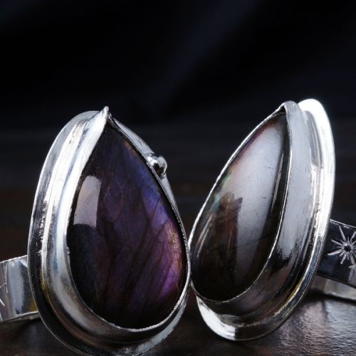 Hadncraftted fine and sterling silver bezel set teardrop and round purple labradorite rings