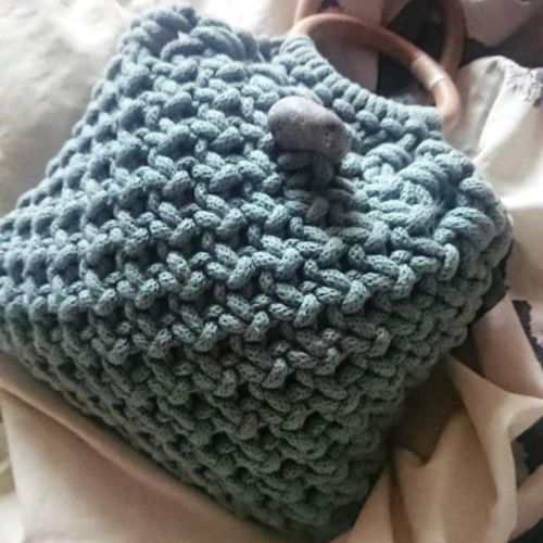 Handcrafted macrame bag with broken handle following my fall at Eusto Tap stairs