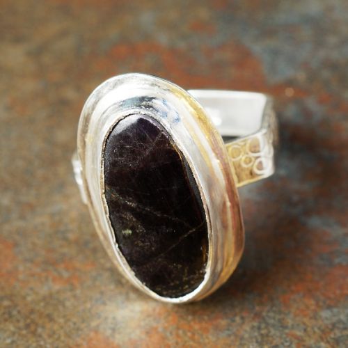 Handcrafted Oval Purpurite Sterling Silver Bezel Set Hexagonal Stamped Ring 01