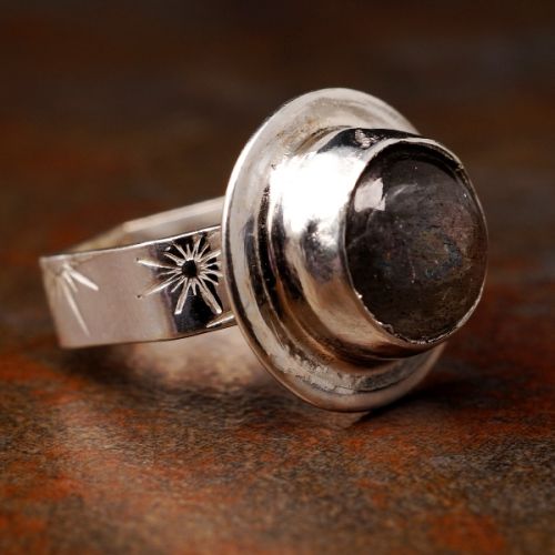 Contemporary Handcrafted Round Purple Labradorite Sterling Silver Bezel Set Hexagonal Ring 01