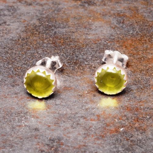 Serrated sterling silver Peridot Studs - Medium