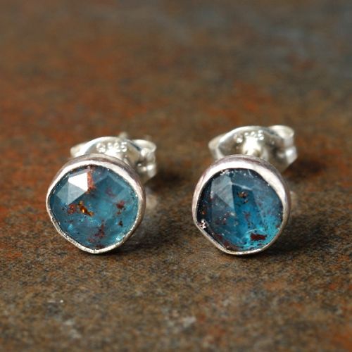 Handmade sterling silver Facetted Teal Kyanite Studs - Medium 01