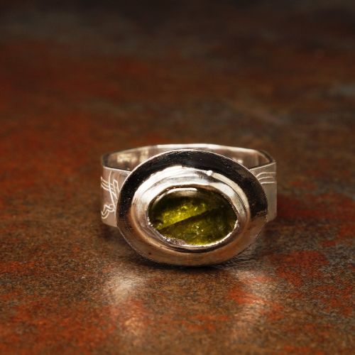Handcrafted Horizontal Pebble Peridot Sterling Silver Octagonal Ring 01