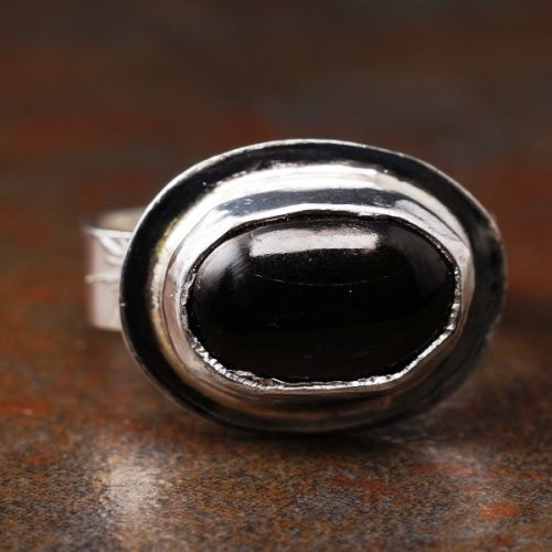 Contemporary Handcrafted Horizontal Oval Black Star Diopside Sterling Silver Bezel Set Octagonal Rin