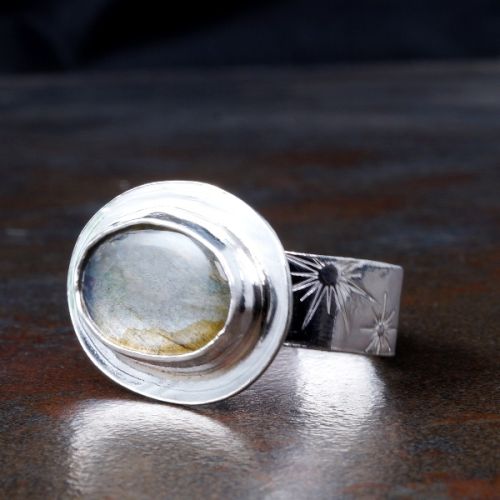 Handcrafted Horizontal Oval Grey Labradorite Sterling Silver Octagonal Ring 01