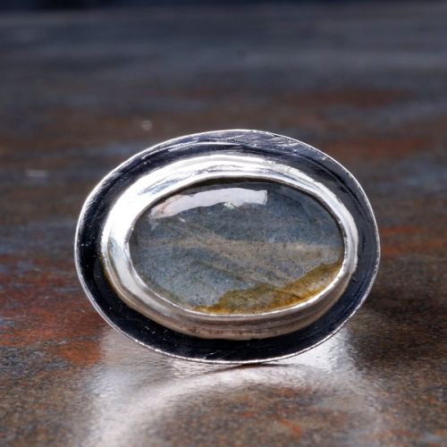 Handcrafted Horizontal Oval Grey Labradorite Sterling Silver Octagonal Ring 01