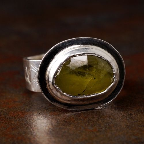 Handcrafted Horizontal Pebble Peridot Sterling Silver Octagonal Ring 02