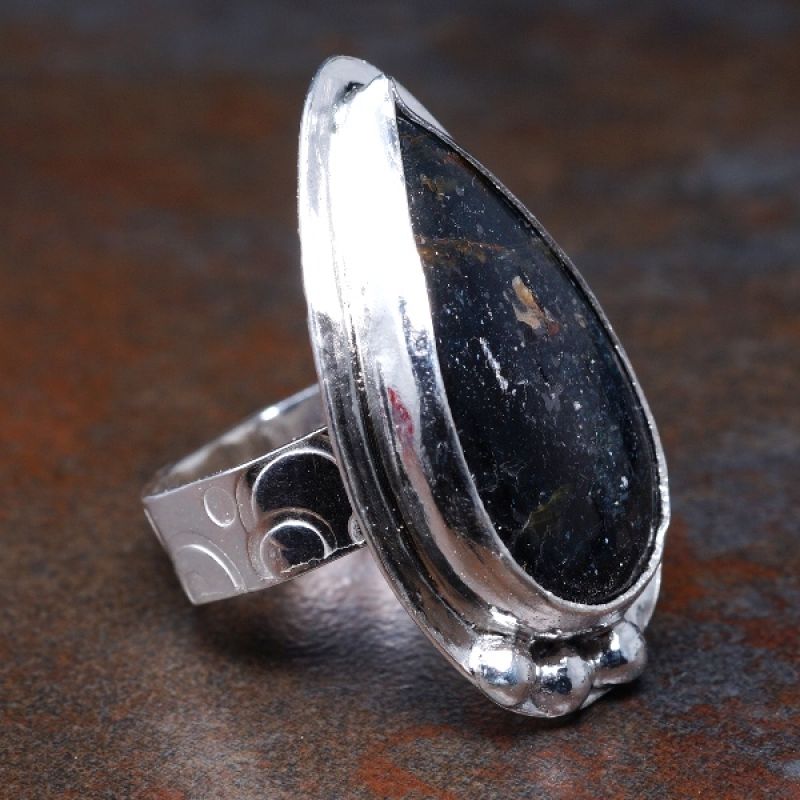 Handcrafted Contemporary Teardrop Black Kyanite Sterling Silver Octagonal Ring