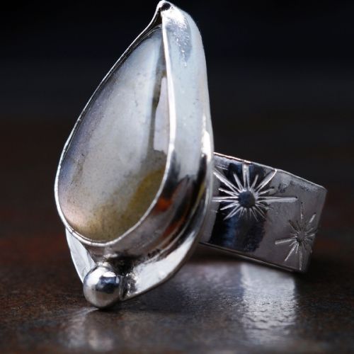 Handcrafted Teadrop Grey Labradorite Sterling Silver Octagonal Ring 01