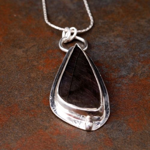 Handcrafted Pebble Purple Labradorite Sterling Silver Pendant 01