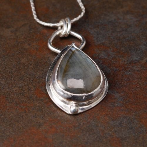 Handcrafted Teardrop Grey Labradorite Sterling Silver Pendant 01