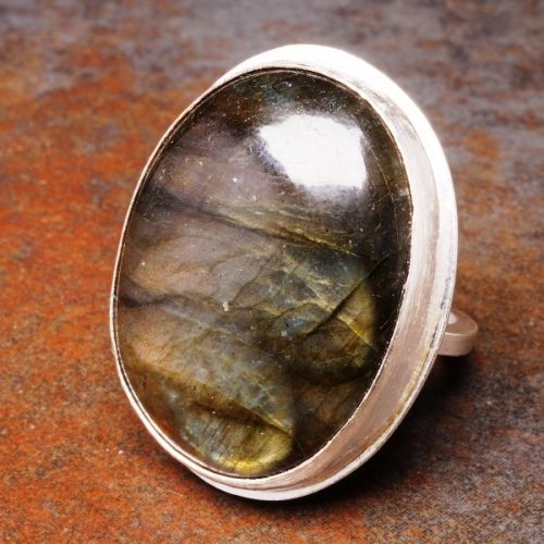 Handmade sterling silver oval labradorite ring