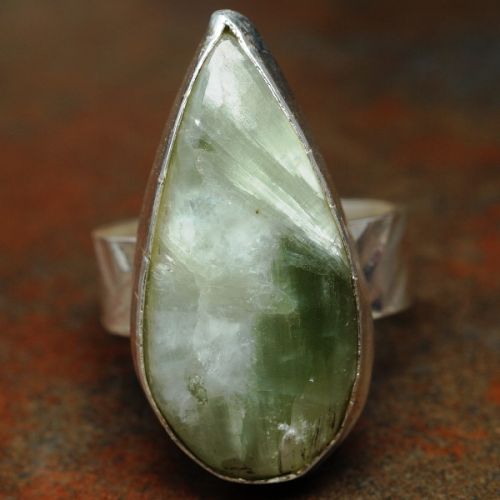 Handcrafted Teardrop Nephrite Jade Sterling Silver Ring 01