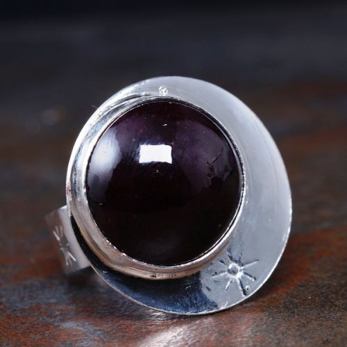 Handcrafted Off Centre Round Star Garnet Sterling Silver Star Stamped Hexagonal Ring