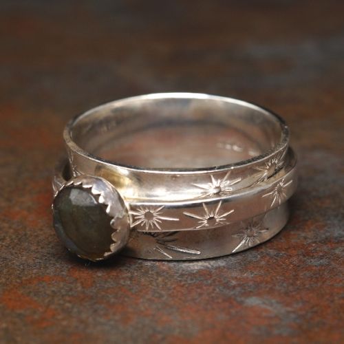 Handcrafted Star Stamped Sterling Silver Labradorite Spinner Ring 01