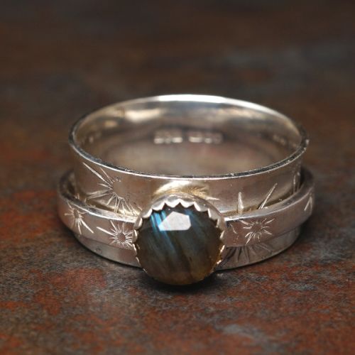 Handcrafted Star Stamped Sterling Silver Labradorite Spinner Ring 01