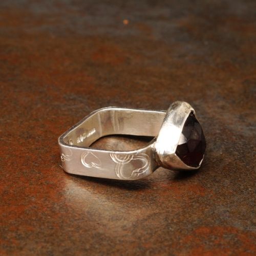 Handcrafted contemporary sterling silver Trillion Garnet stamped square ring 02