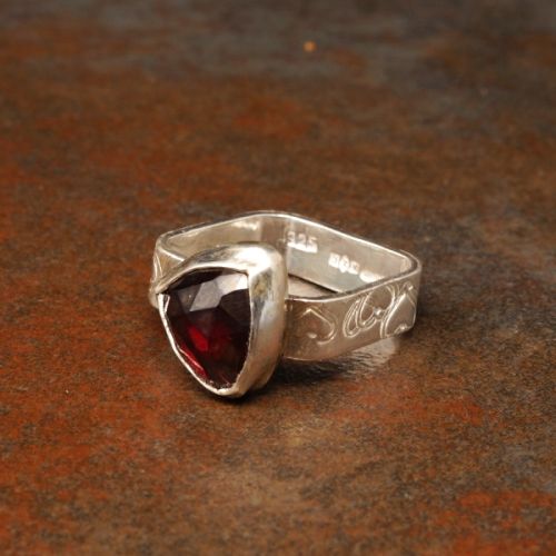 Handcrafted contemporary sterling silver Trillion Garnet stamped square ring 02