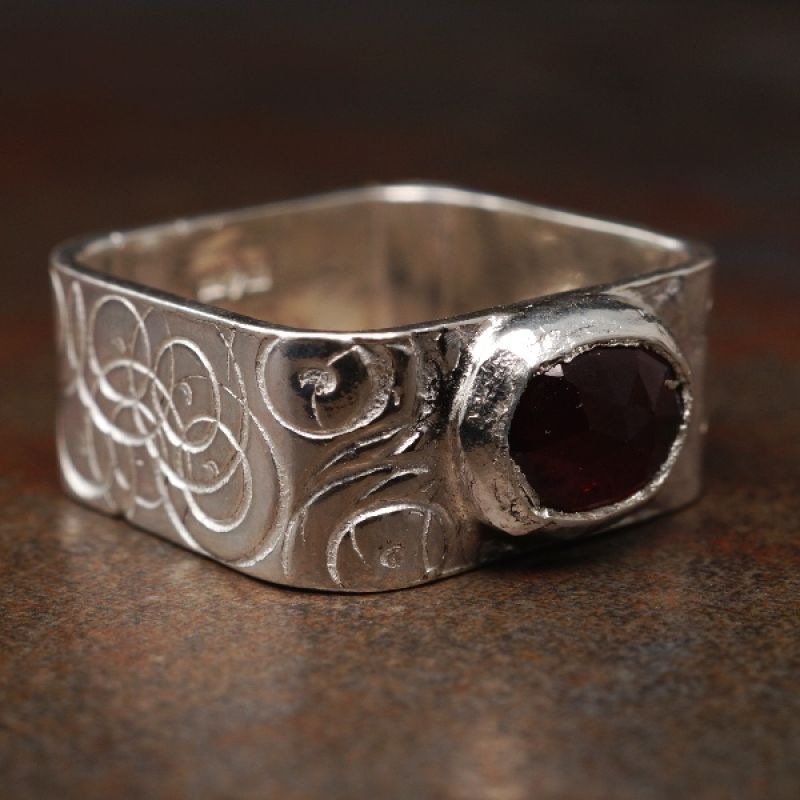 Handcrafted Contemporary Garnet Sterling Silver Patterned Wide Square Signet Ring