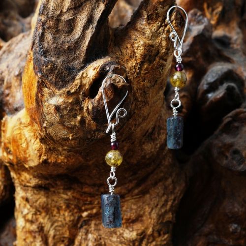Contemporary sterling silver Red and Green Garnet Blue Kyanite Oblong Dangle Earrings 01